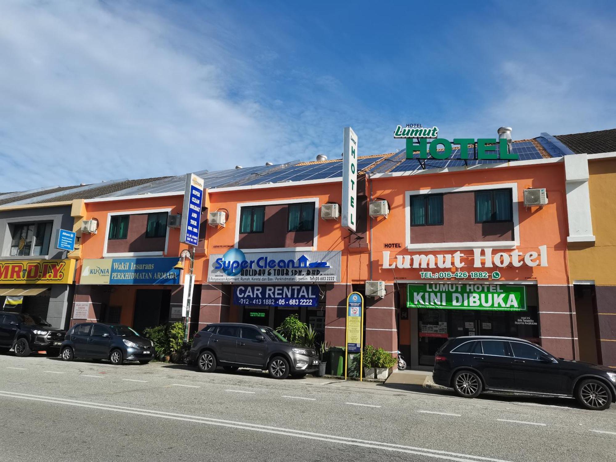 Lumut Hotel Exterior photo