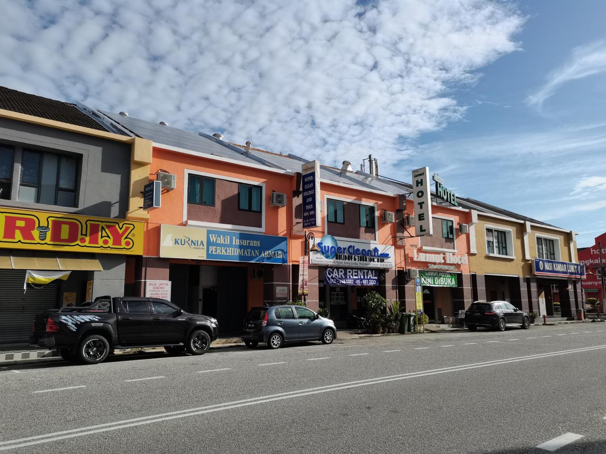 Lumut Hotel Exterior photo